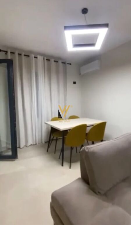 JEPET APARTAMENT 2+1+BLK ME QERA TE KOMUNA E PARISIT 70.000 LEKE