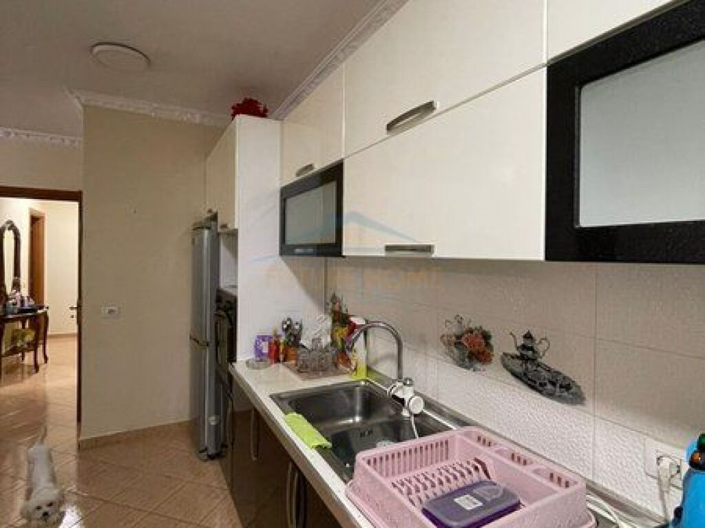 Affitto, Appartamento 2+1+2, Via 5 Maggio, Tirana