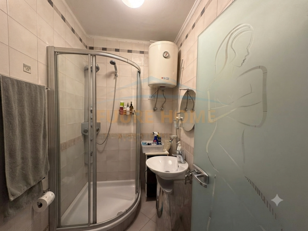 Shitet, Apartament 2+1+2+Depo, Kompleksi "Kika 1", Komuna e Parisit.