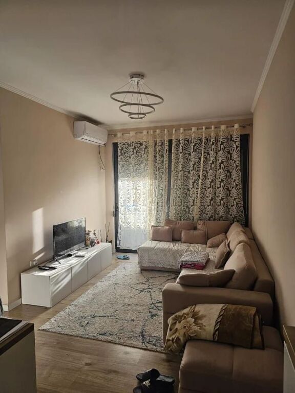 Jepet Me Qera Apartament 1+1+1 Ballkon
