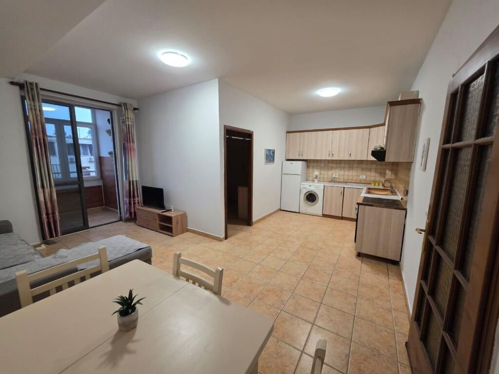 Japim apartament 1+1 ne fillim te Myslym Shyrit !