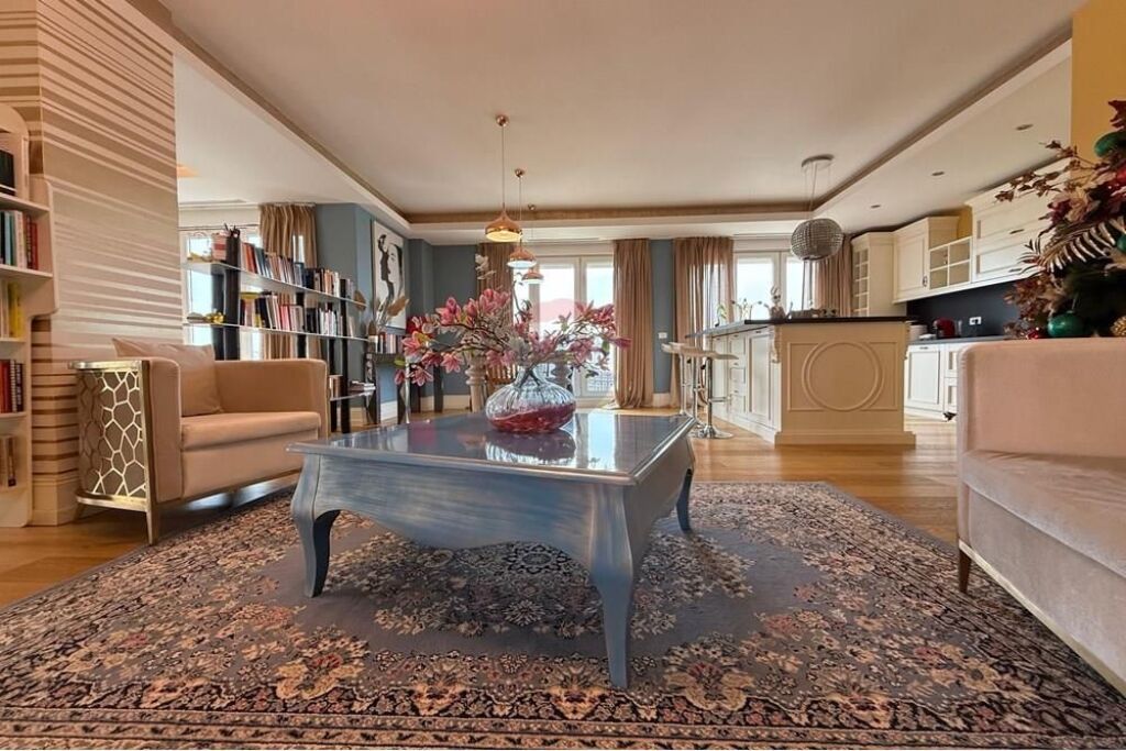 Penthouse Ekskluziv për Shitje – Luks, Arkitekturë Bashkëkohore dhe Panoramë 360° mbi Tiranën