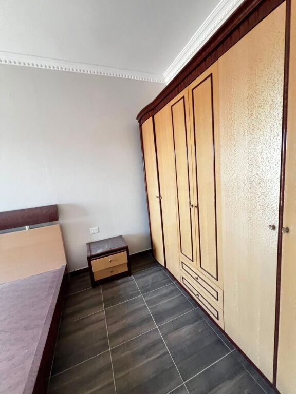 SHITET APARTAMENT 2+1 PRANE STADIUMIT, DURRES