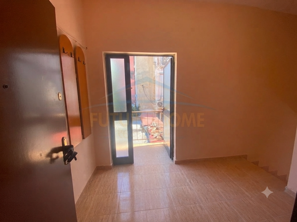 Affitto, Appartamento 1+1, Pazari i Ri, Tirana.