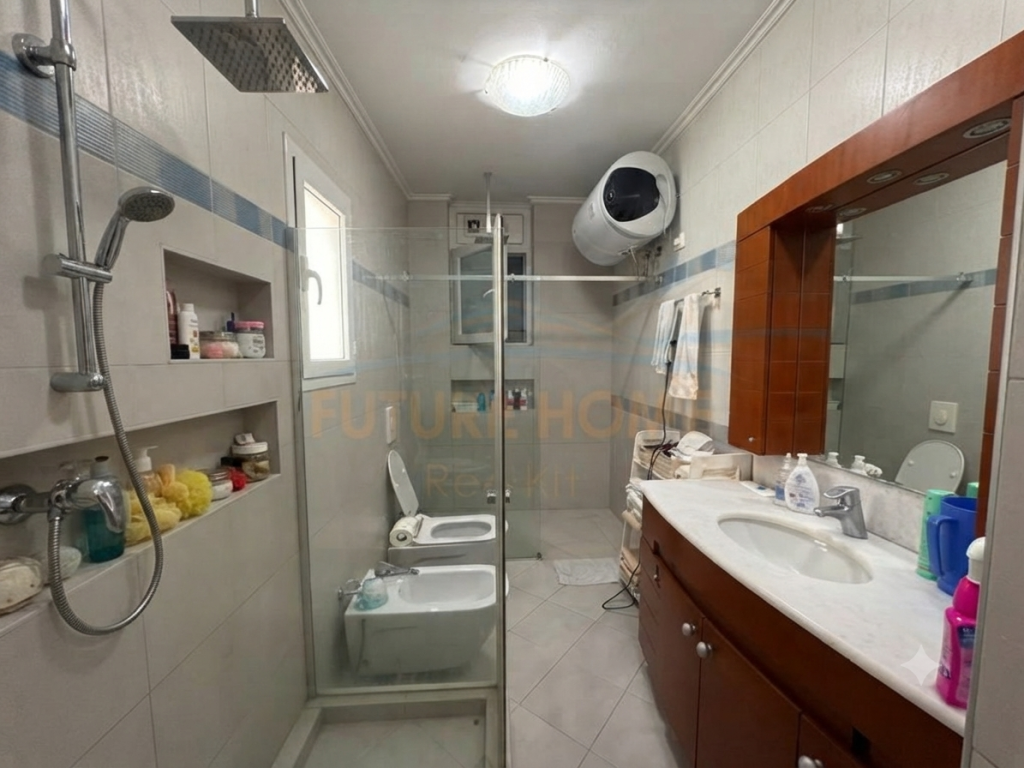 Shitet, Apartament 2+1+2+Depo, Kompleksi "Kika 1", Komuna e Parisit.