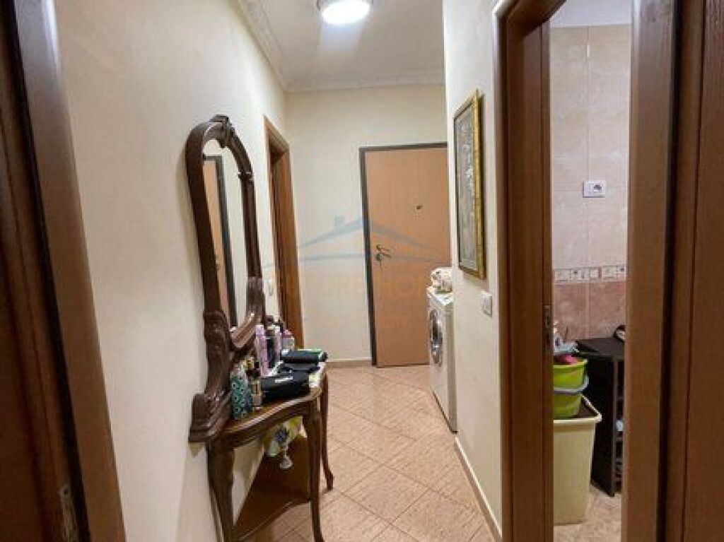 Affitto, Appartamento 2+1+2, Via 5 Maggio, Tirana
