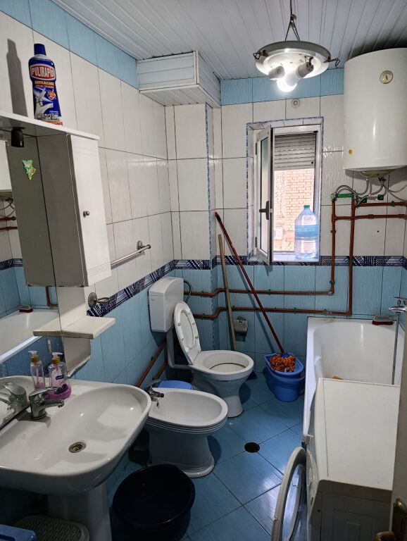 Affitto | Apartament 2 + 1 | Shkolla Bashkuar | 400 €/mese