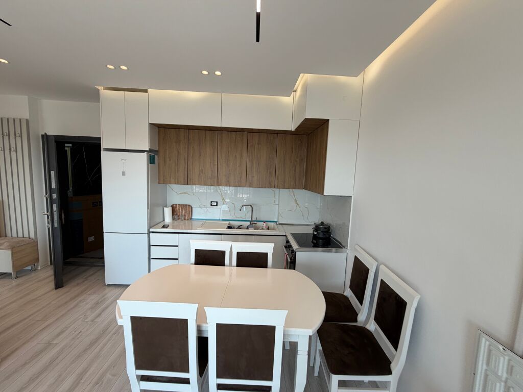 📣 SUPER RENT Apartment 1+1 with parking spot 📍 Jordan Misja Street, Near Ndregjoni Complex ✨   🏢 New Building  🪜 4th Floor  (With Elevator)  🛋️ Fully Furnished  ✅ Never Lived In Before   💶 Price 70,000 Leke/Month