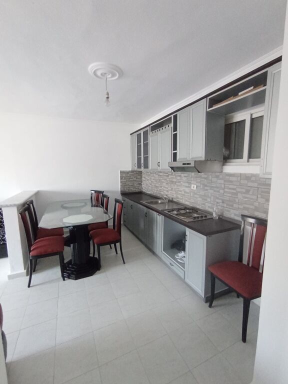 Shitet Apartament 1+1 ne Plazh