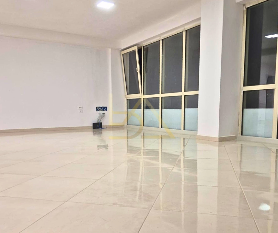 Spazio Duplex in Affitto – Via Jordan Misja, Tirana