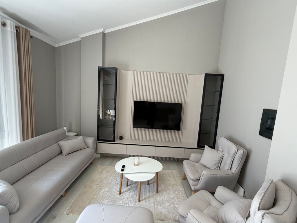 🏡 Jepet me Qira Apartament 2+1 Premium | Liqeni i Thatë | 2 Veranda &amp; 2 Poste Parkimi