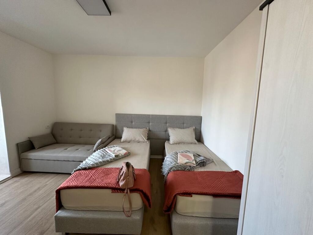 Garsionjere per qera tek ish Tregu Elektrik !
