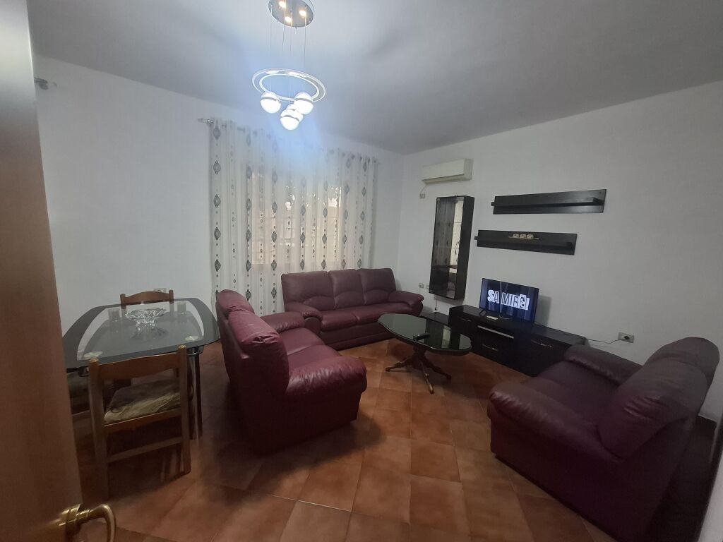 AFFITTASI 1+1 CASA PRIVATA ASTIR 400 MILA LEKE