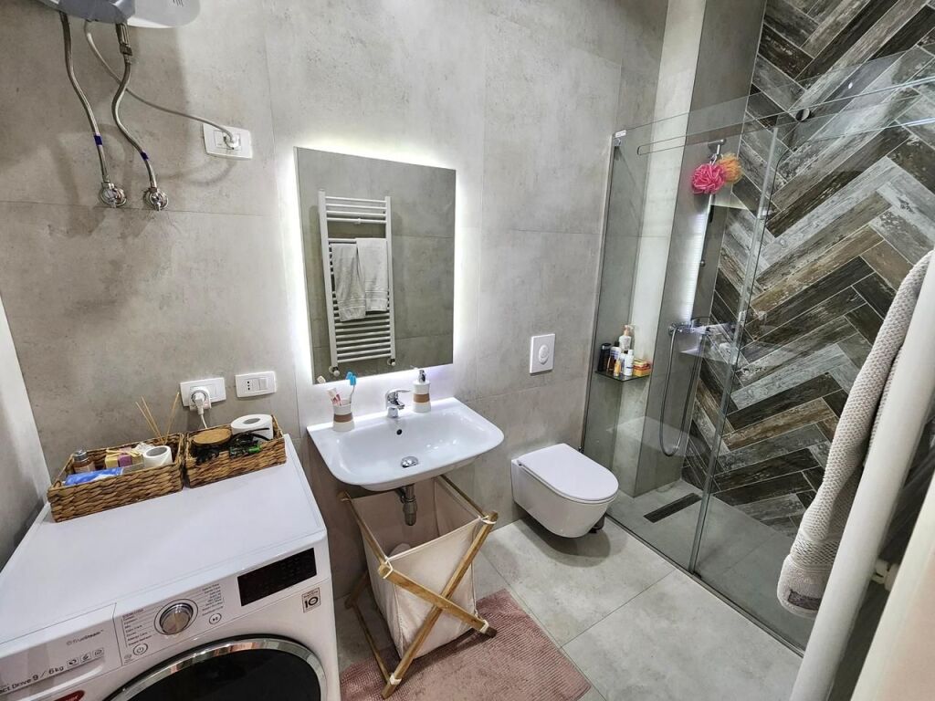 ME QERA: Apartament Luksoz 2+1+2WC | 110 m² | Park Gate – Rruga e Elbasanit / Ambasada Amerikane || 150,000 Leke/Muaj