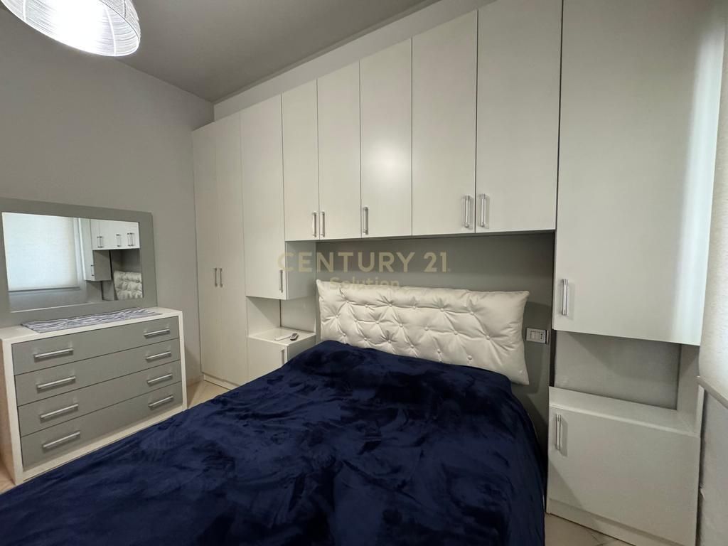 JAPIM ME QIRA APARTAMENT 1+1+ POST PARKIMI PRANE KODRES SE DIELLIT