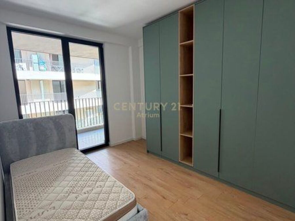 AFFITTIAMO APPARTAMENTO 3+1 CON POSTO AUTO VICINO A MINE PEZA!