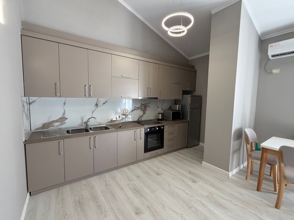 🏡 Jepet me Qira Apartament 2+1 Premium | Liqeni i Thatë | 2 Veranda &amp; 2 Poste Parkimi