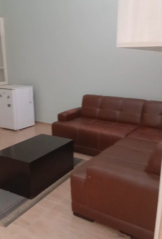 Qera | Ambjent Biznesi | Air Albania | 700 €/muaj