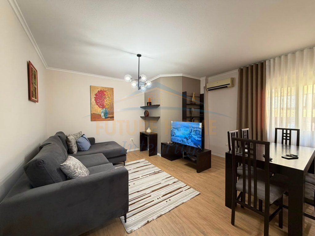 In vendita, Appartamento 2+1 (convertito), Porcelan, Tirana.