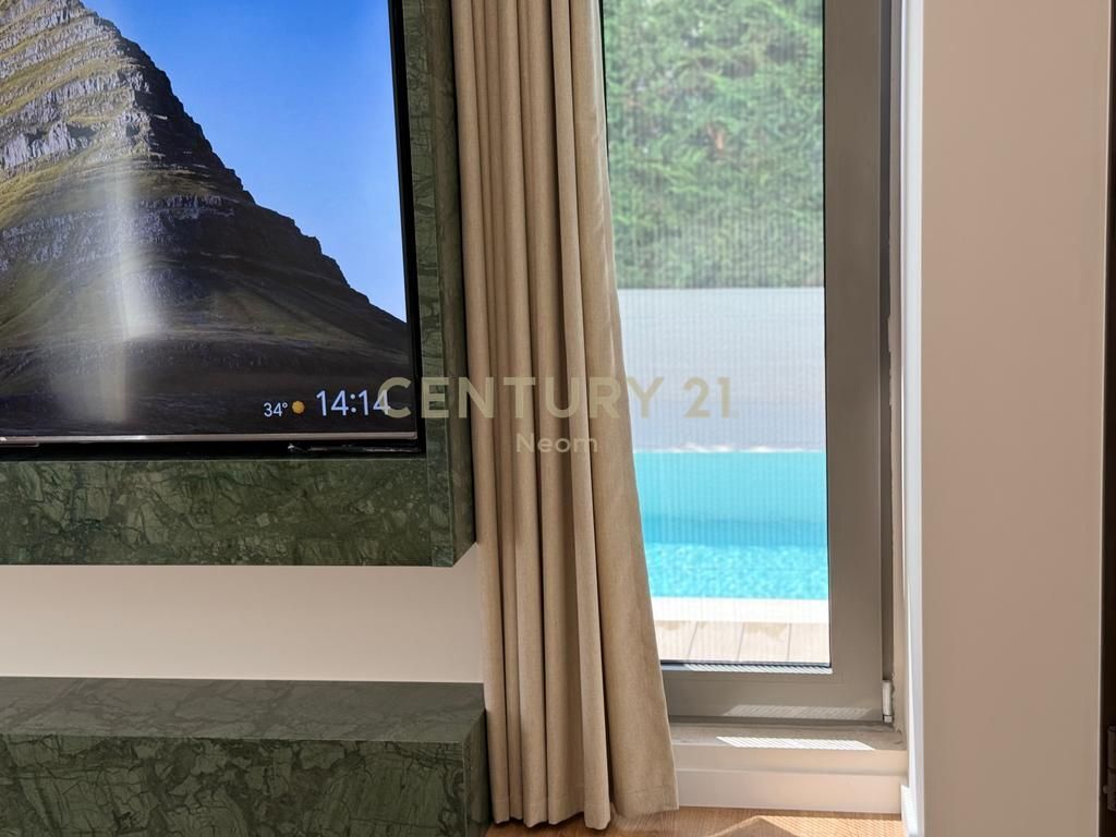 Villa with private pool for rent – Dry Lake