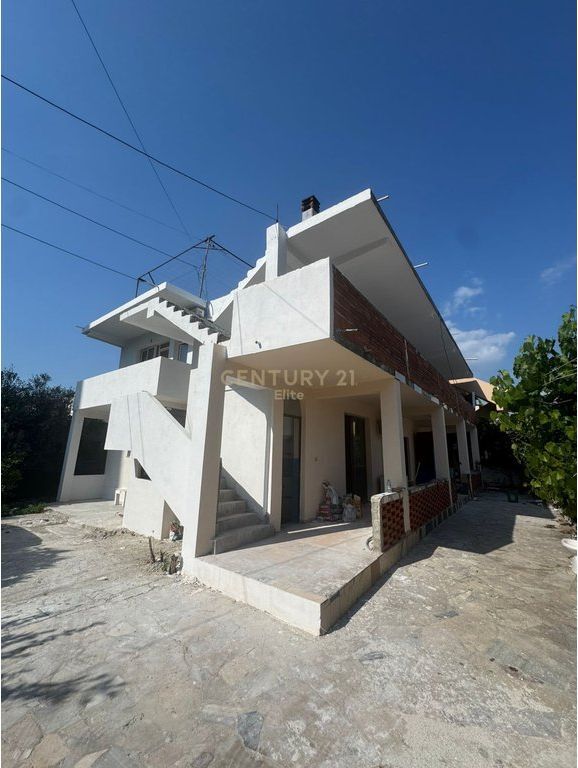Qira, Vile, Prane Palleteve Cabej, Misto Mame, Tiranë - 1500 € | 500 m²