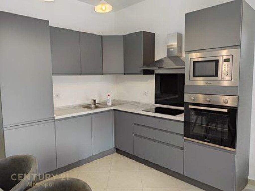 🏡 APPARTAMENTO IN VENDITA A 21 DHJETORI – VICINO ALL'INGEGNERIA