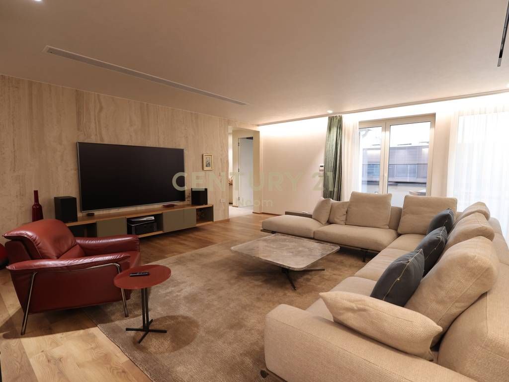 UNIQUE PENTHOUSE FOR SALE IN THE HEART OF THE FORMER BLOCK Exclusive Penthouse – A New Standard of Luxurious Living!