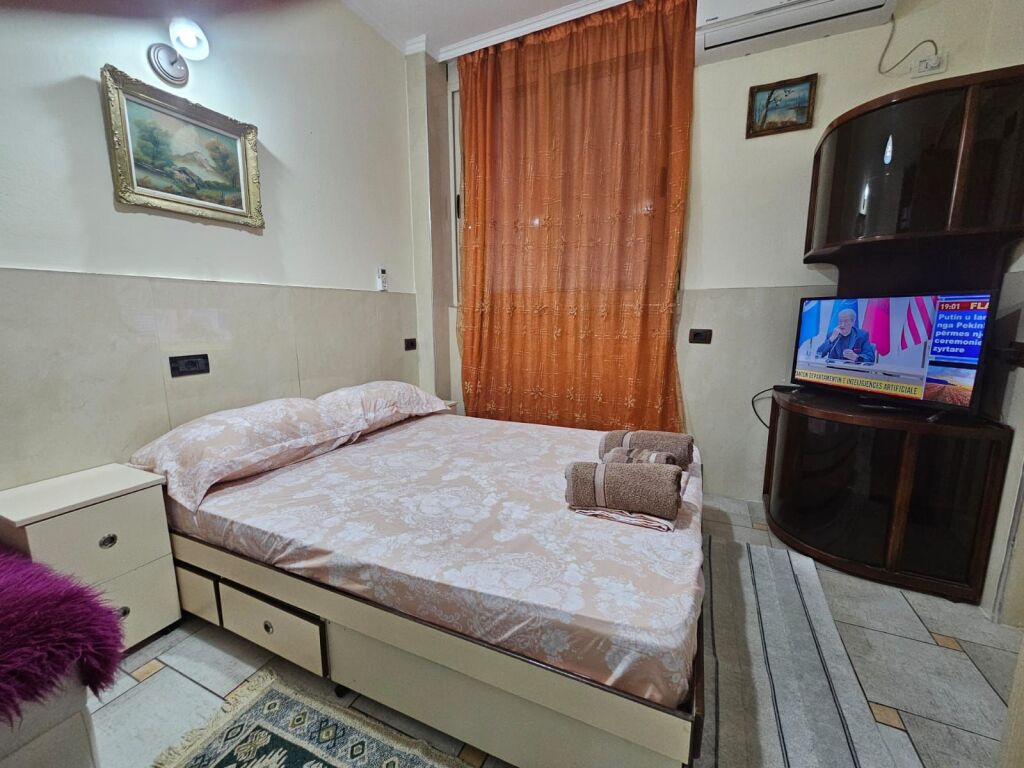 Rent | Shtëpi private 1 + 1 | Rruga 5 Maji | 450 €/month