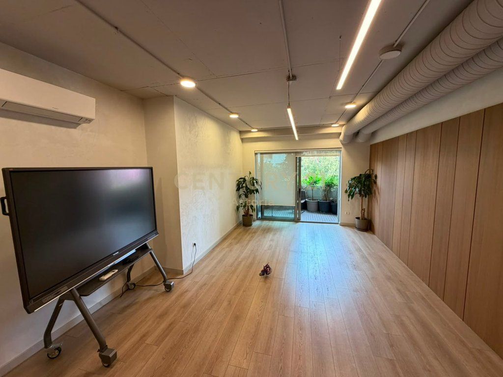 AMBIENTE ELITARIO IN VENDITA IN LION RESIDENCE – IDEALE PER UFFICI, RESIDENZA E INVESTIMENTO