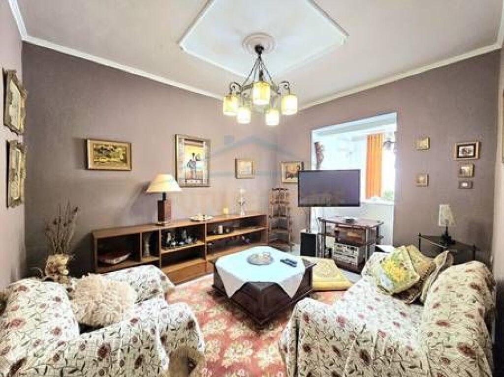 Qira, Apartament 2+1, Rruga e Elbasanit , Prane Ambasades Amerikane,Tiranë.