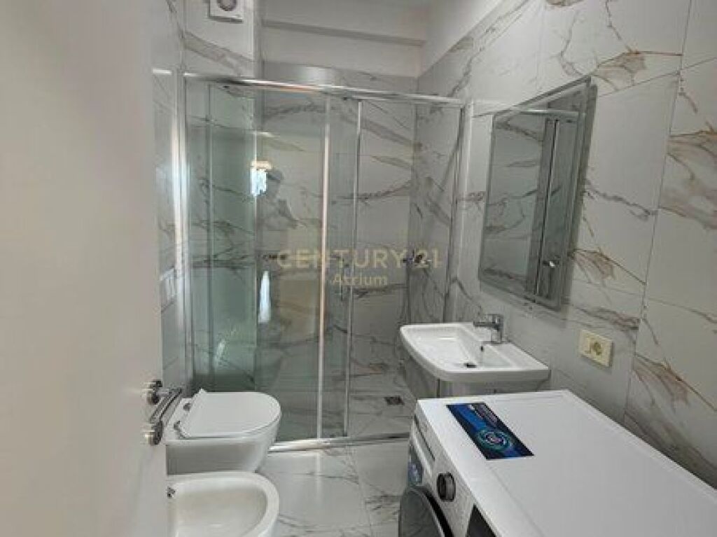 AFFITTIAMO APPARTAMENTO 3+1 CON POSTO AUTO VICINO A MINE PEZA!