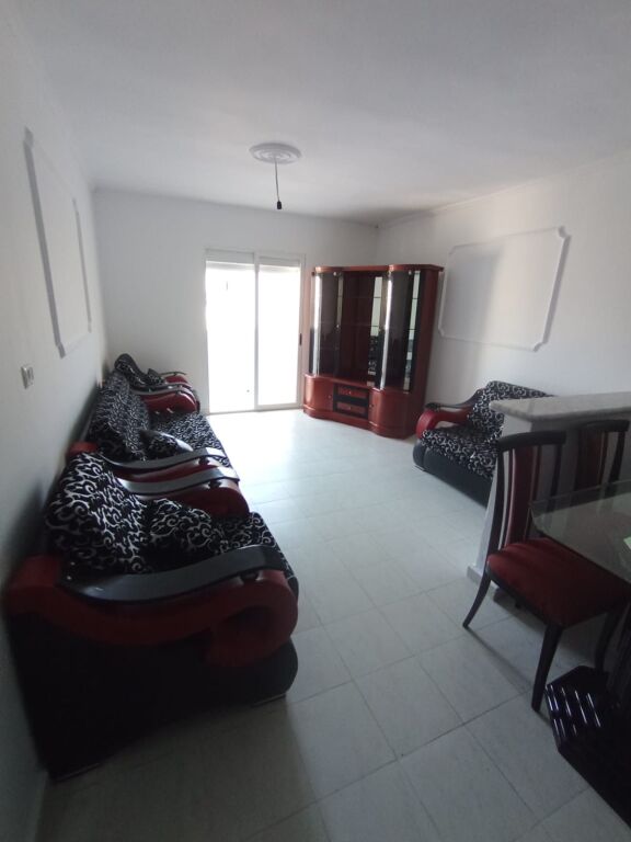 Shitet Apartament 1+1 ne Plazh