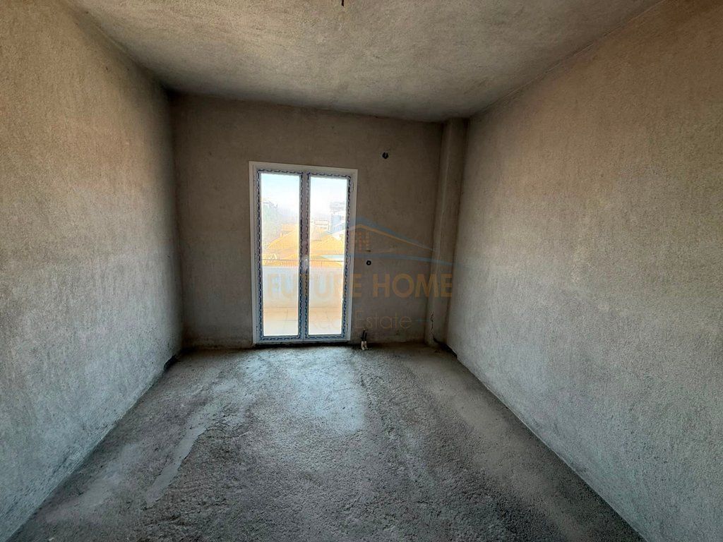 Shitet Apartament 88 m² në Rrugën e Volorekës, Pogradec – 73.000 €