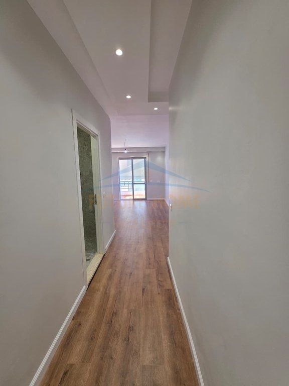 Shitet, Apartament 2+1+2, Restorant Deliu, Fresk.