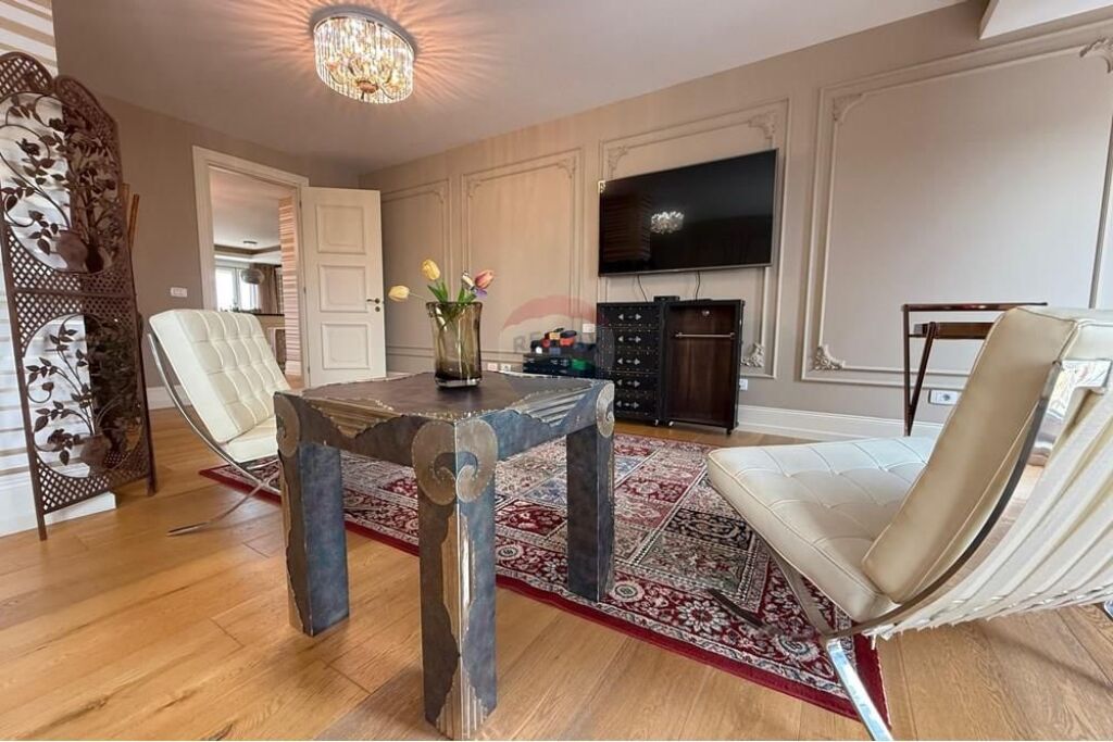 Penthouse Ekskluziv për Shitje – Luks, Arkitekturë Bashkëkohore dhe Panoramë 360° mbi Tiranën