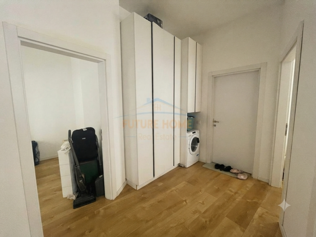 Shitet, Apartament 1+1,Shkolla Kuqe,Tirane