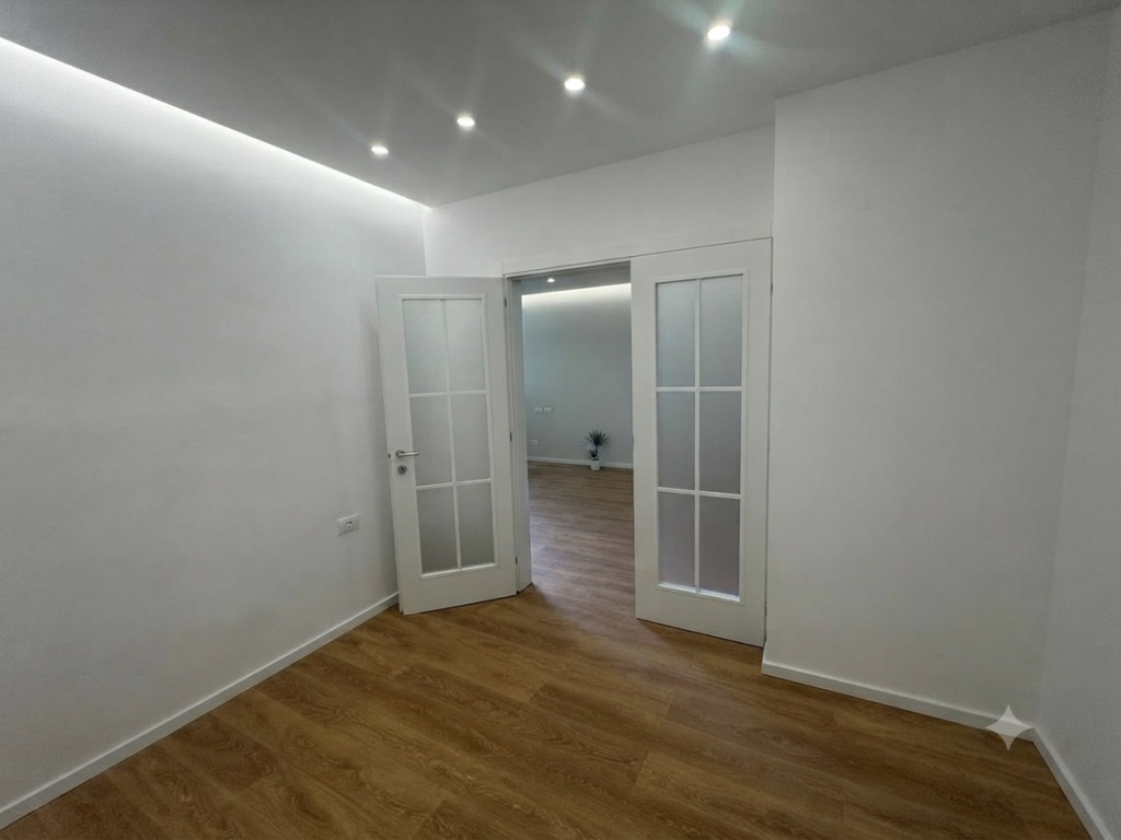 Shitet ,Apartament 1+1, Komuna e Parisit, Tirane