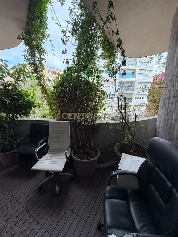 AMBIENTE ELITARIO IN VENDITA IN LION RESIDENCE – IDEALE PER UFFICI, RESIDENZA E INVESTIMENTO