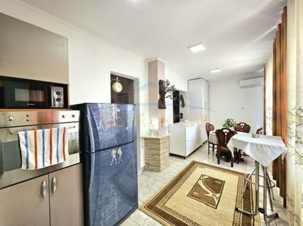 Qira, Apartament 2+1, Rruga e Elbasanit , Prane Ambasades Amerikane,Tiranë.