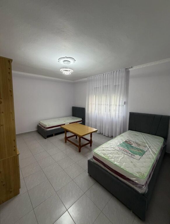 Affittasi 3+1+1 Viale Zogu i Pare 800 mila lek
