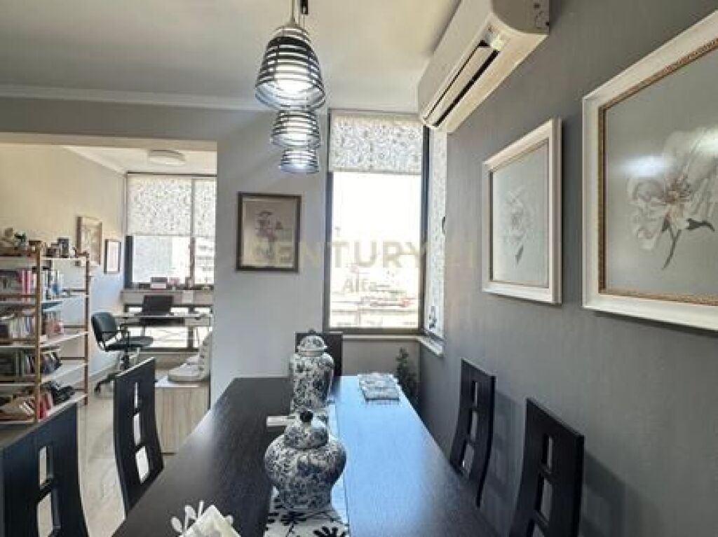 Apartament 2+1+2 per Shitje prane Liqenit te Tiranes!