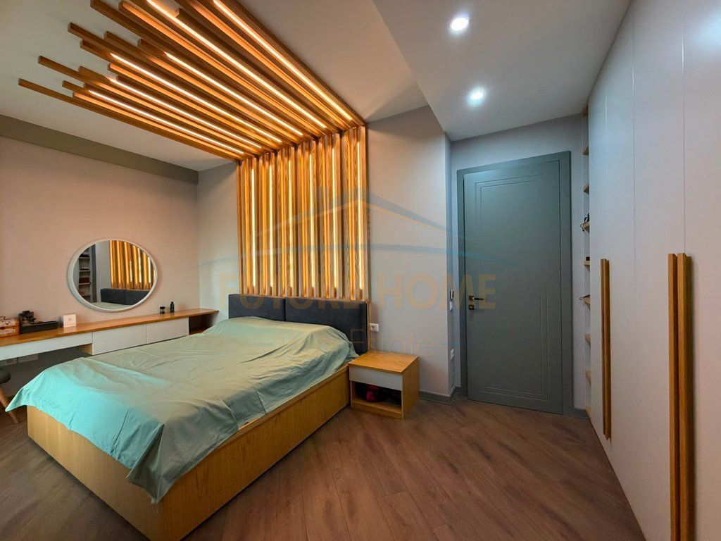 Shitet, Apartament 2+1+2, Rruga e Kavajes, Tiranë