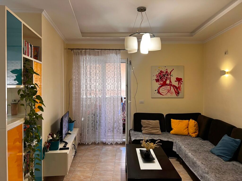VENDESI APPARTAMENTO 2+1, 21 DICEMBRE