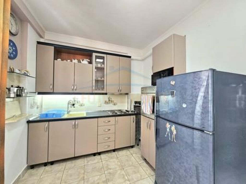 Qira, Apartament 2+1, Rruga e Elbasanit , Prane Ambasades Amerikane,Tiranë.