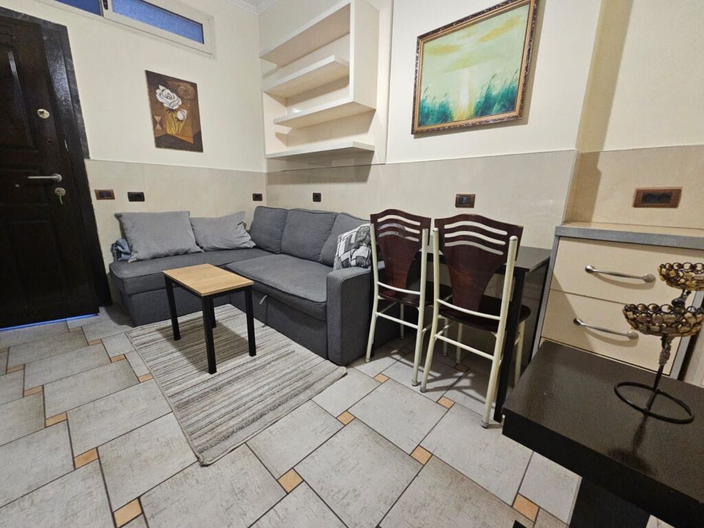 Rent | Shtëpi private 1 + 1 | Rruga 5 Maji | 450 €/month