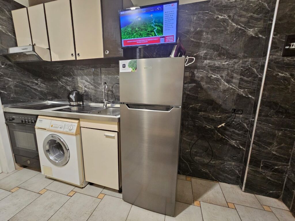 Rent | Shtëpi private 1 + 1 | Rruga 5 Maji | 450 €/month