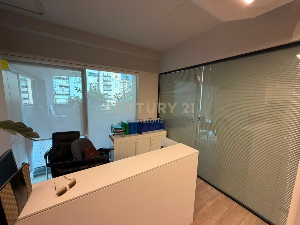 AMBIENTE ELITARIO IN VENDITA IN LION RESIDENCE – IDEALE PER UFFICI, RESIDENZA E INVESTIMENTO