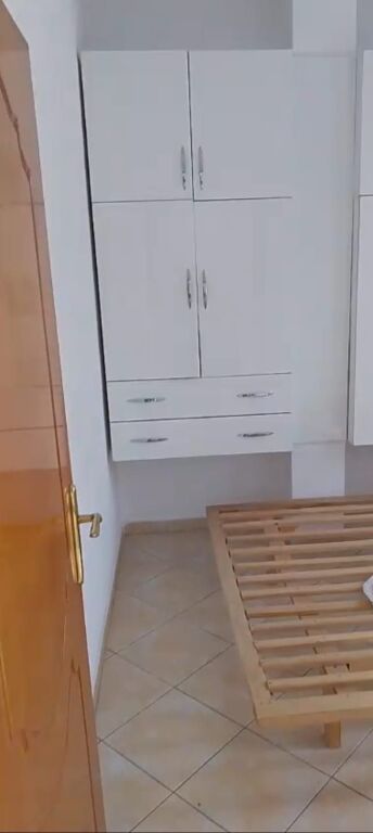 Affitto | Apartament 2 + 1 | Rruga Jordan Misja | 350 €/mese