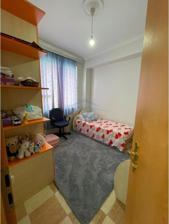Affitto, Appartamento 2+1, Via Kavajës, Tirana.