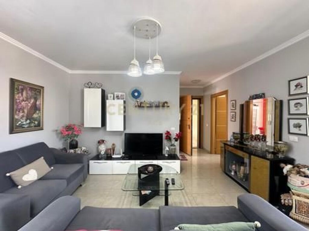 Apartament 2+1+2 per Shitje prane Liqenit te Tiranes!